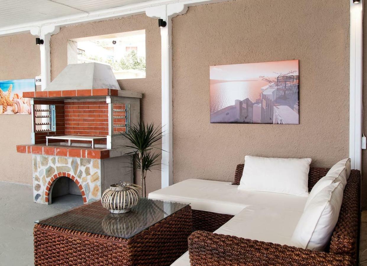 Villa Alexandra نيا إيراكليا المظهر الخارجي الصورة